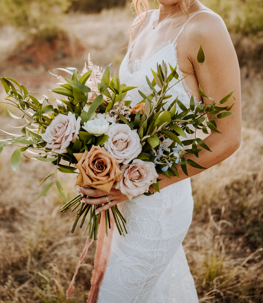 4 Things You Need to Know Before Booking Your Wedding Florist
