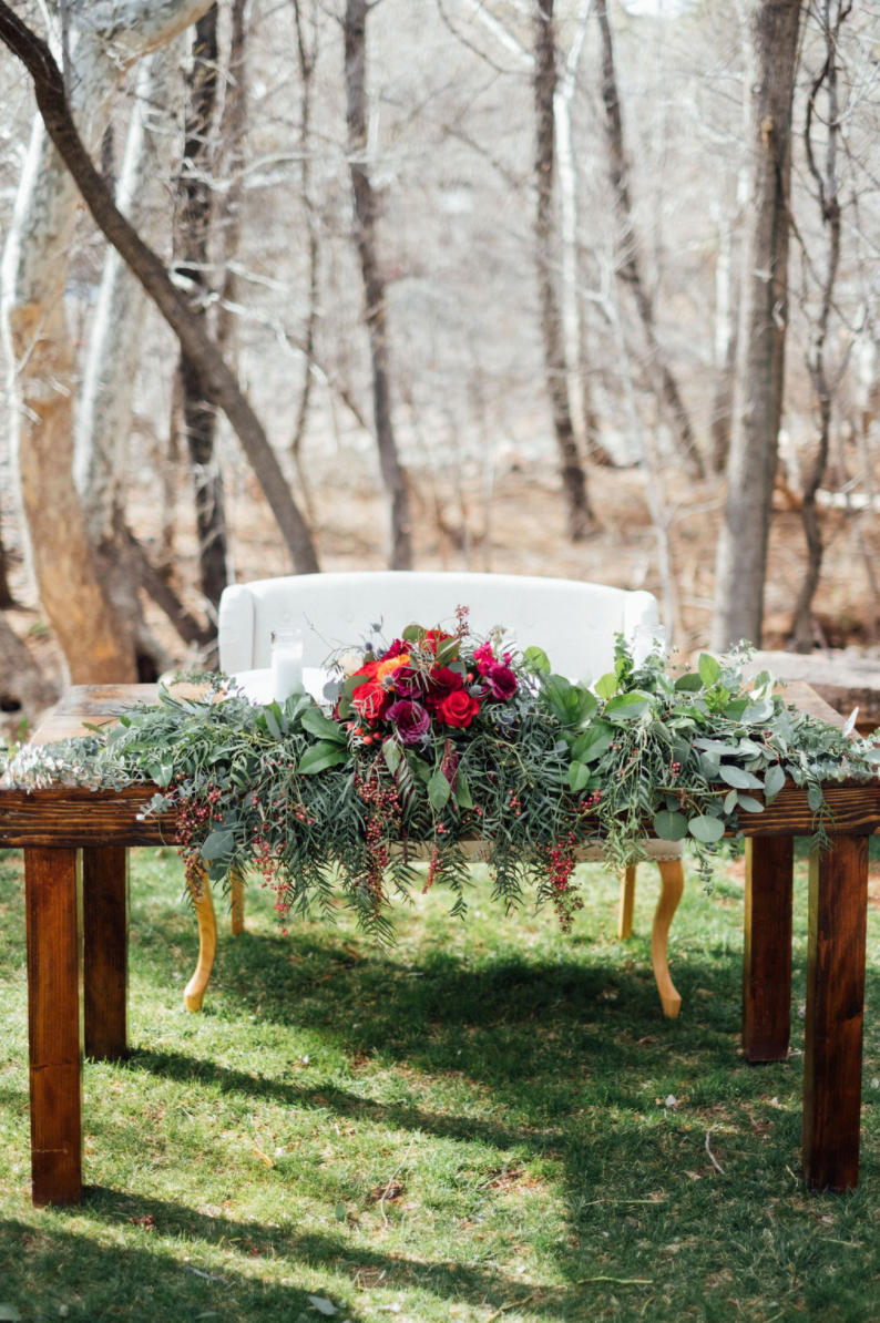 Romantic red and pink sweetheart table flowers